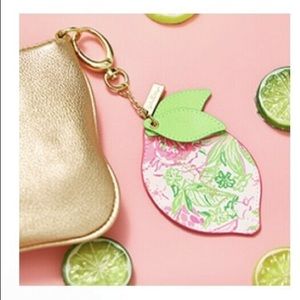 NWT Lilly Pulitzer GWP Lemon Keychain